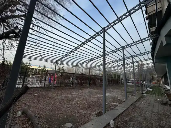 В Алматы снесли очередное незаконное сооружение (3)