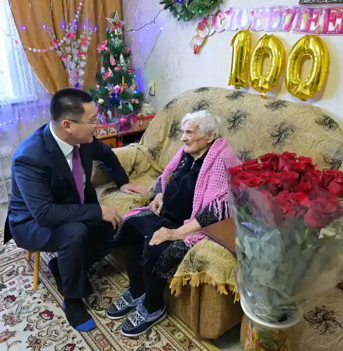 100-летний юбилей отметила ветеран Великой Отечественной войны Мария Матюшина (3)