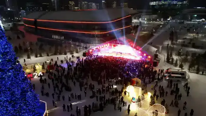 В столице в новогоднюю ночь проходят праздничные концерты (5)