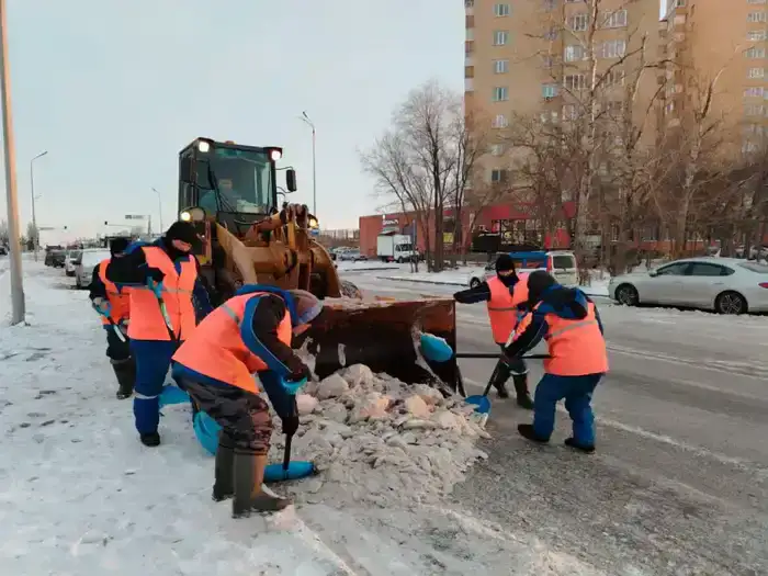 Более двух миллионов кубометров снега вывезли из Астаны с начала зимы (6)