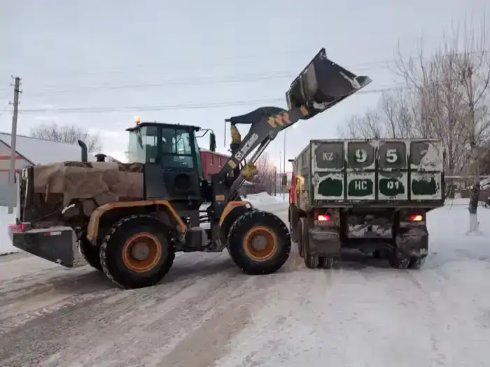 Более двух миллионов кубометров снега вывезли из Астаны с начала зимы (10)