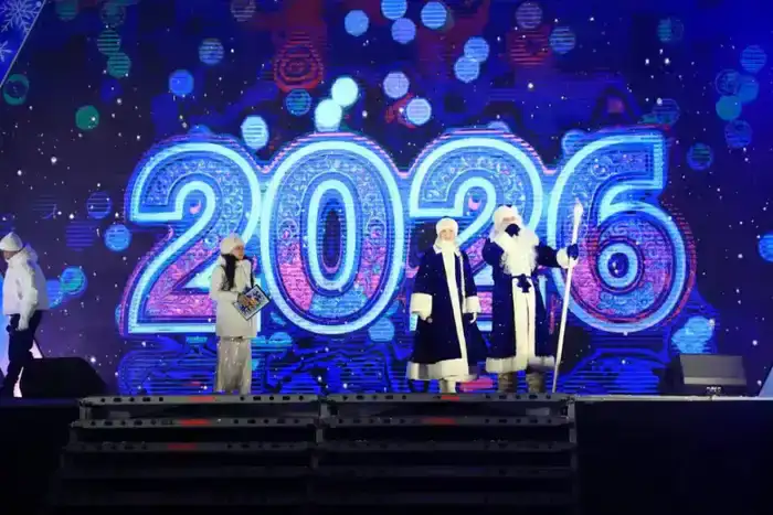 Актюбинцы массово и ярко встретили Новый год на главной площади города (10)