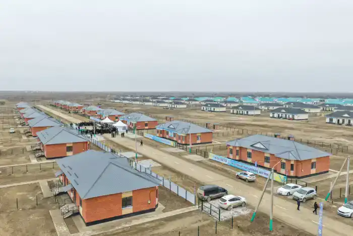 Жителям поселка Шиели вручили ключи от квартир в микрорайоне «Шугыла» (4)