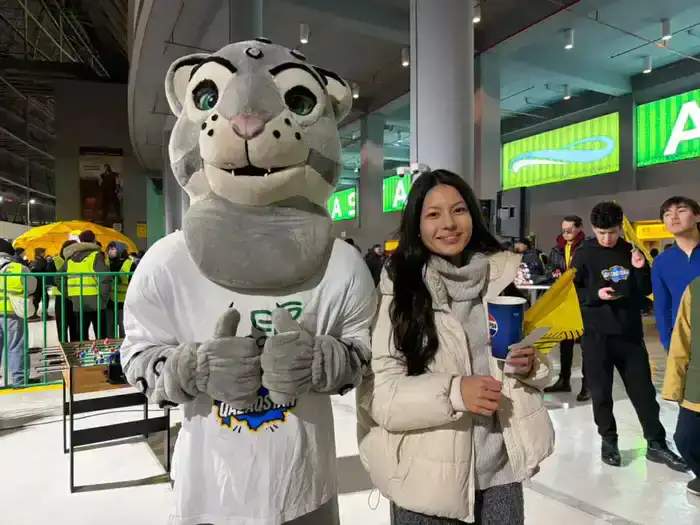 Тазабек удивил болельщиков на матче «Кайрат» - «Брюгге» в Астане (4)