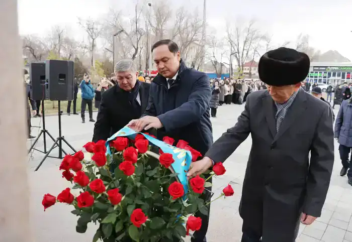 В Таразе почтили память Динмухамеда Кунаева (2)