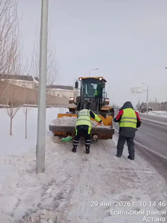 Из Астаны вывезено около 3,3 млн кубометров снега (9)