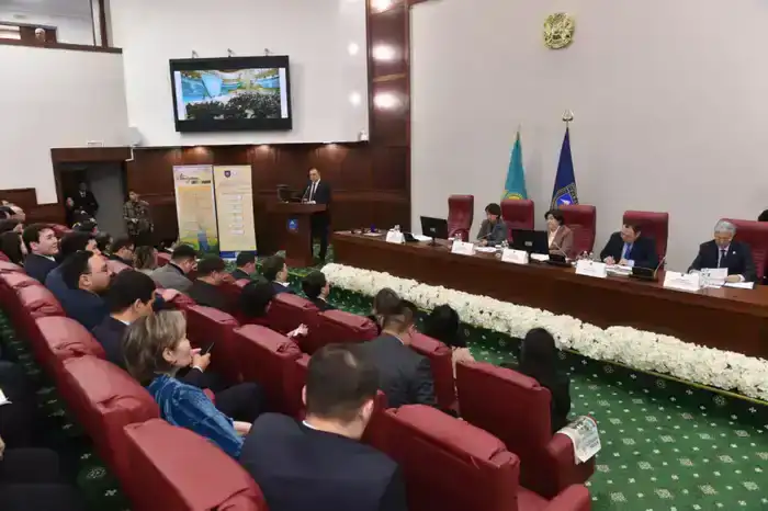 В КазНУ прошло заседание Ученого совета по итогам празднования 180-летия Абая (2)