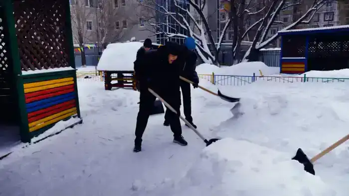 «Снежный десант»: столичные школьники провели общегородскую волонтерскую эстафету (4)