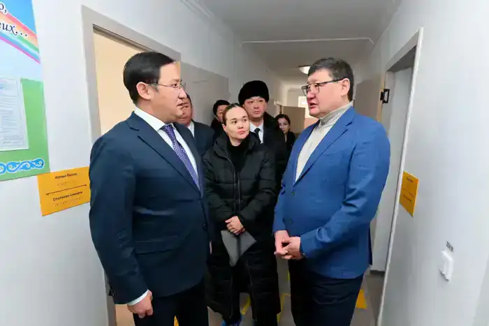 Аким области посетил центр оказания специальных социальных услуг в Бескарагайском районе (3)