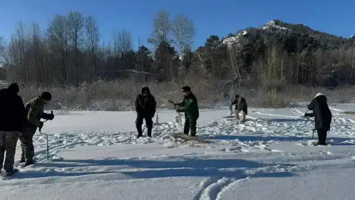 На водоёмах Каркаралинского нацпарка идут зимние аэрационные работы