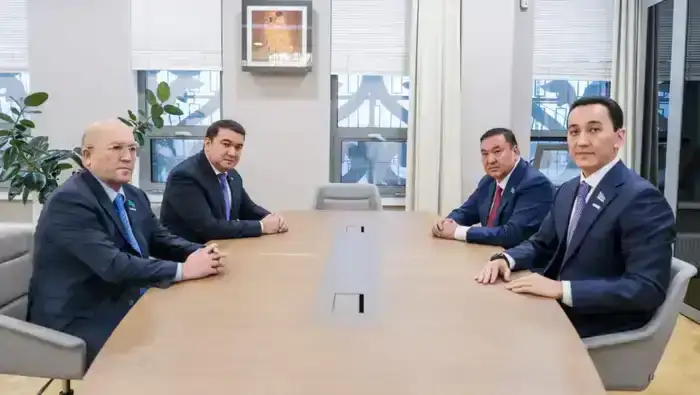 Обсуждение социально-экономического развития региона и инвестиционных проектов в Туркестанской области