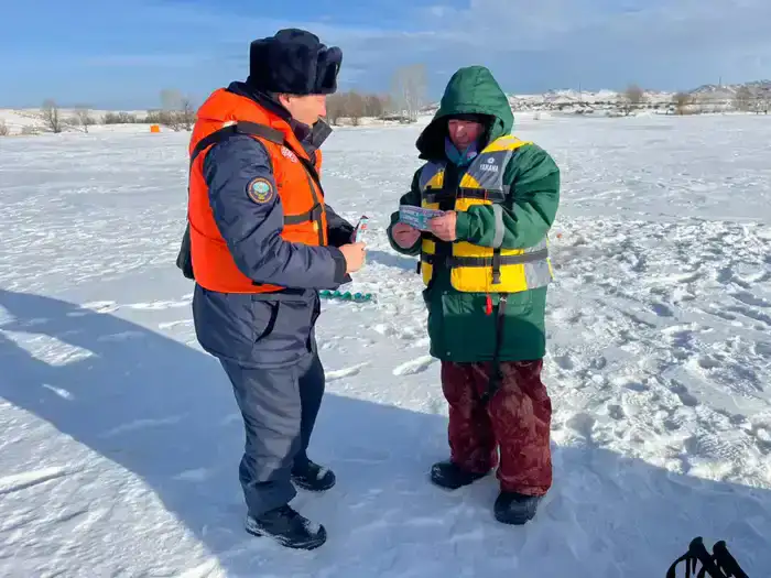 МЧС Казахстана: Неокрепший лед — опасная тропа на грани жизни и смерти