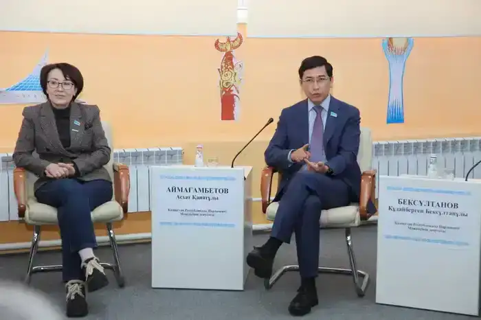 Депутаты Мажилиса обсудили реформы и социальные инициативы с учёными Караганды (4)