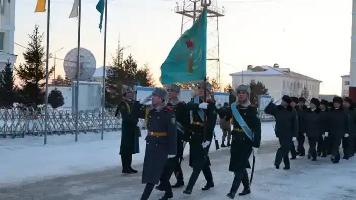 Солдаты поднимают знамя чести: в Астане присягу приняли более 700 защитников