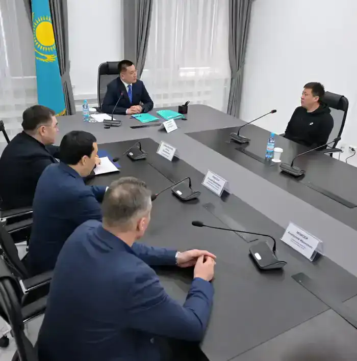 Аким области Асаин Байханов провел личный прием граждан в Павлодаре