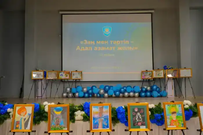 «Закон и порядок»: конкурс по правовой грамотности провели среди столичных школьников (8)