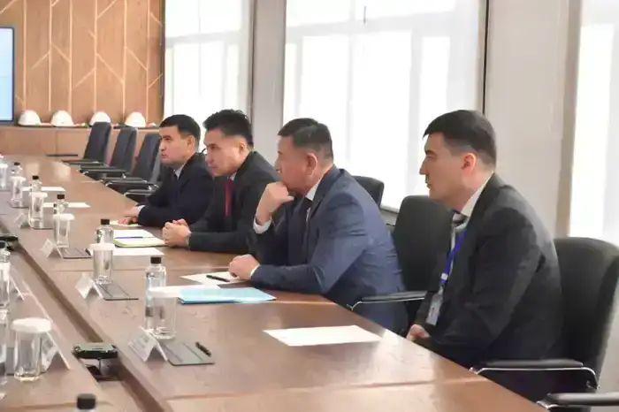 А. Ертаев встретился с руководителем АО «Qarmet» В. Басиным (2)