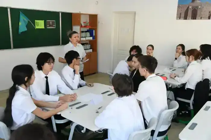 «Закон и порядок»: серию воспитательно-профилактических мероприятий проводят в столичной школе (8)