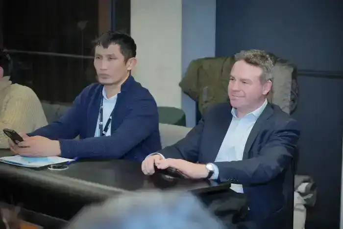 Министр Саясат Нурбек провел встречу с казахстанскими студентами в Великобритании (10)