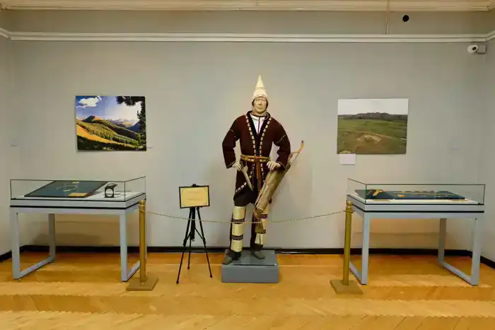 Аким области посетил выставку «Ұлы дала қазынасы» (7)