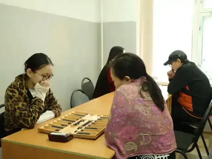 Областной чемпионат по тоғызқұмалақ в Восточном Казахстане: развитие стратегического мышления и поддержка игроков