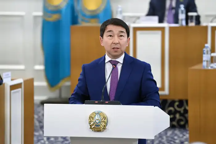 Текст проекта новой Конституции будет опубликован в печатных изданиях «Егемен Қазақстан» и «Казахстанская правда», а также на официальном сайте Конституционного Суда – Эльвира Азимова (8)