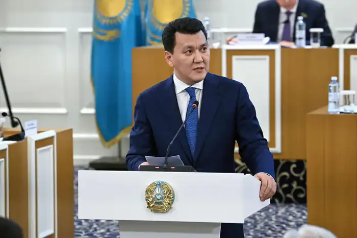 Текст проекта новой Конституции будет опубликован в печатных изданиях «Егемен Қазақстан» и «Казахстанская правда», а также на официальном сайте Конституционного Суда – Эльвира Азимова (3)