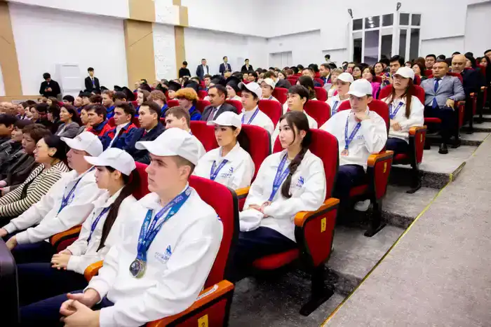 Рост интереса молодежи к рабочим профессиям в Алматинской области: итоги Года профессий