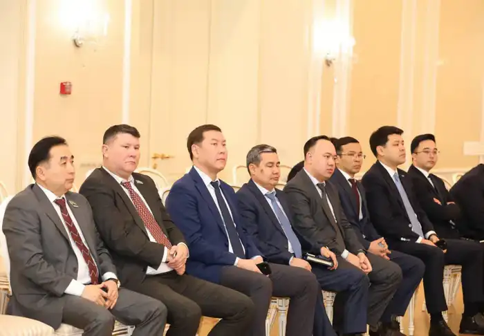 В Мангистау речь Главы государства на Национальном курултае обсудили с интеллигенцией региона (10)