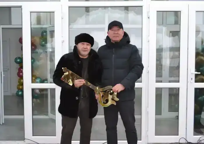 В Шалкарском районе в один день открылись два новых спортивных комплекса (5)