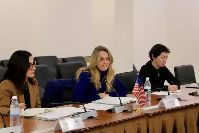 Вице-министр труда РК встретился с США