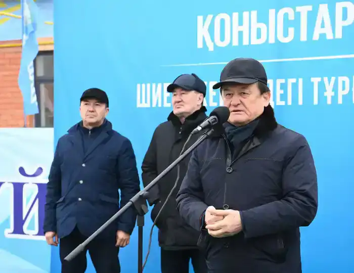 Жителям поселка Шиели вручили ключи от квартир в микрорайоне «Шугыла» (3)