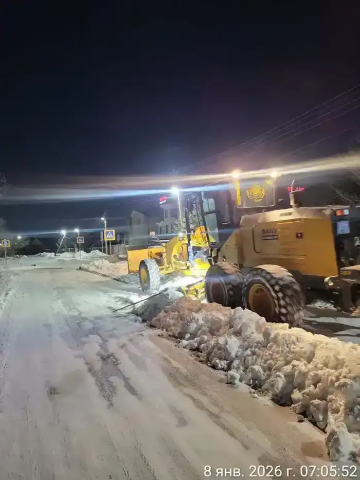 Более 3 000 дорожных рабочих вышли на уборку снега в Астане (7)