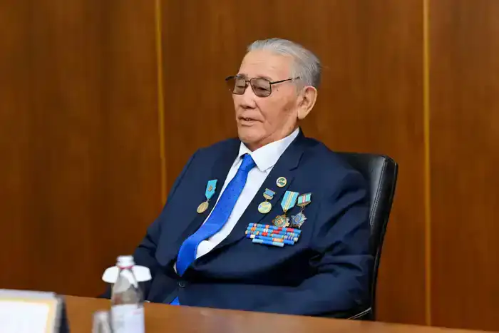 Аким области встретился с представителями интеллигенции и аксакалами региона (2)