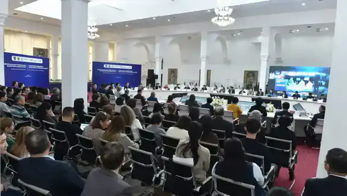 Казахстанские власти обсудили повышение квалификации управленческих кадров на заседании в Казахском университете