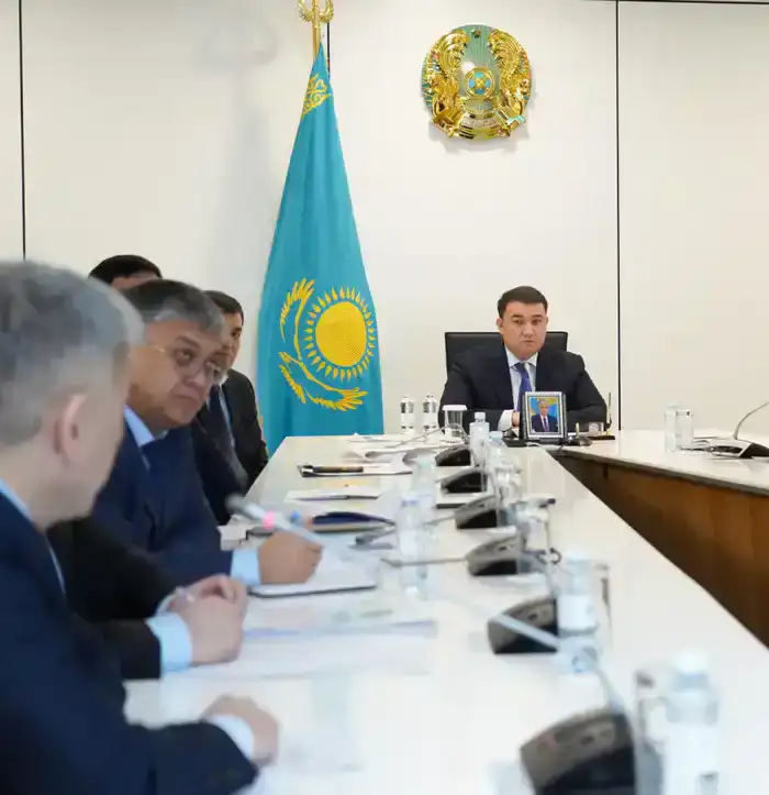 Н. КУШЕРОВ: «НА ПОЛКАХ МАГАЗИНОВ И В ТОРГОВЫХ ТОЧКАХ РЕГИОНА В ПЕРВУЮ ОЧЕРЕДЬ ДОЛЖЕН ОТДАВАТЬСЯ ПРИОРИТЕТ ОТЕЧЕСТВЕННОЙ ПРОДУКЦИИ» (2)