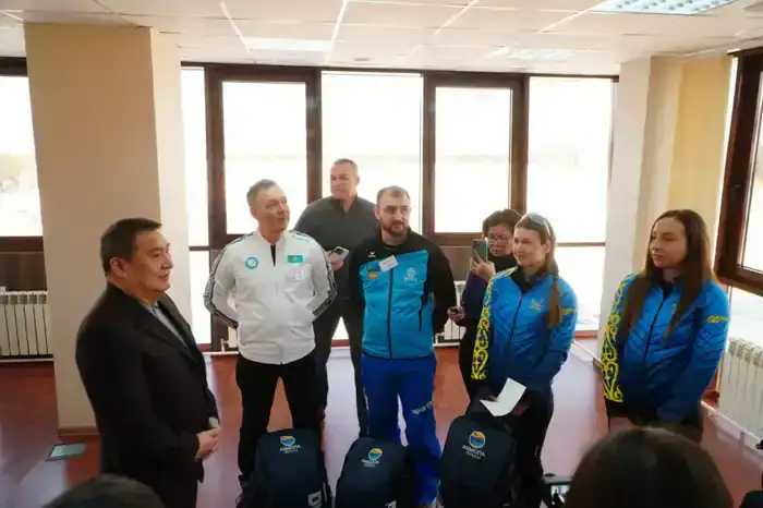 На лыжной дорожке к Олимпу: встреча Марата Ахметжанова с будущими звездами зимних игр