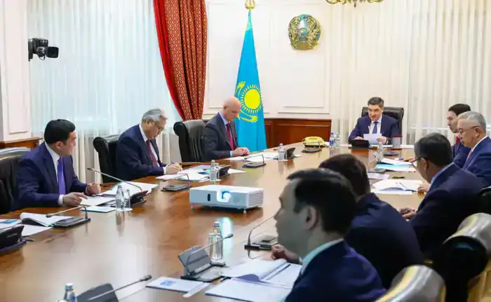 Олжас Бектенов провел совещание по вопросам генерации новых мощностей для решения проблемы энергодефицита (2)