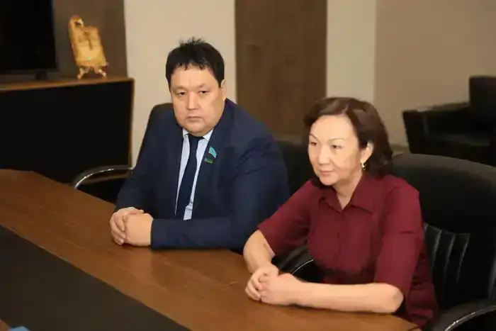 Глава региона принял депутатов (4)