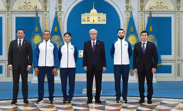 Президент отметил, что наши спортсмены достойно выступают и поднимаются на пьедестал почета на многочисленных соревнованиях (3)