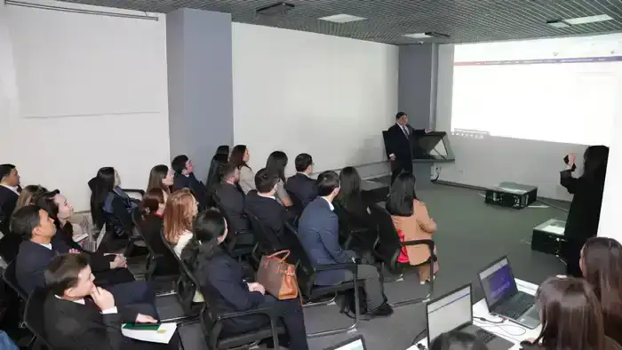 Председатель Агентства Дархан Жазықбай встретился со слушателями «Школы аналитики» (5)