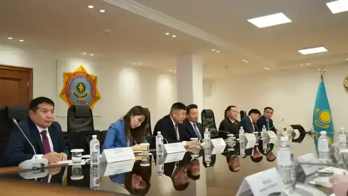 Глава МЧС Казахстана провёл встречу с заместителем премьер-министра Монголии (4)