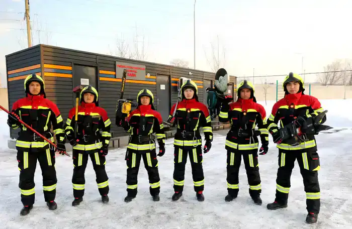 Безопасность тех, кто спасает: в регионах страны поэтапно обновляется защитная экипировка пожарных (2)