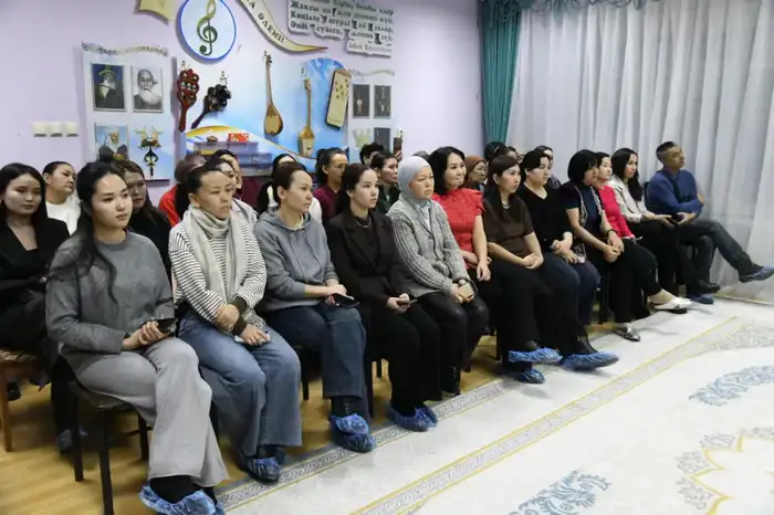 В Астане родителям детского сада разъяснили способы защиты от финансового мошенничества