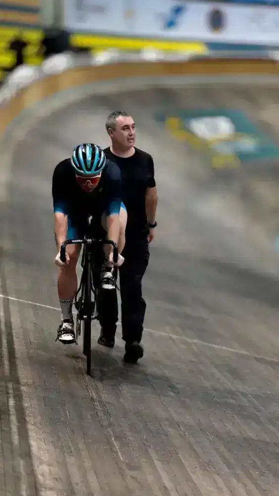 В Астане прошел республиканский зимний чемпионат по велотреку (5)