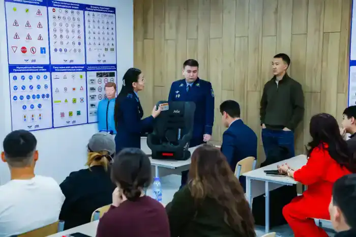 Мероприятие по вопросам детской дорожной безопасности для будущих водителей провели в Астане (4)