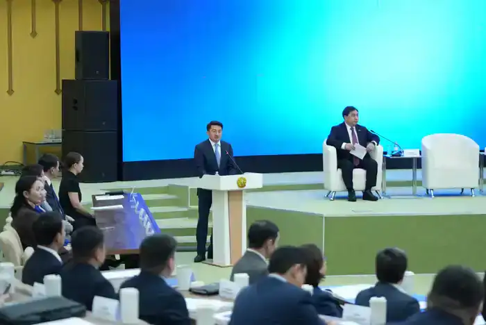 Казахстан запускает программу подготовки ИИ-офицеров для управления искусственным интеллектом в государственных структурах