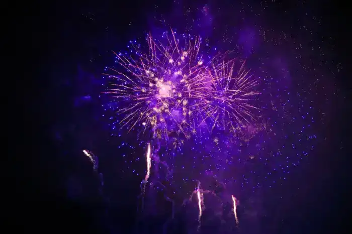 Новогодние салюты в Астане запустили в двух местах (5)