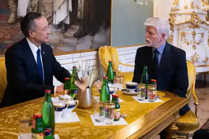 Посол Казахстана вручил верительные грамоты Президенту Чехии (3)