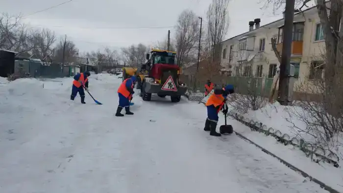С начала зимнего сезона из Астаны вывезено около 2,8 млн кубометров снега (8)